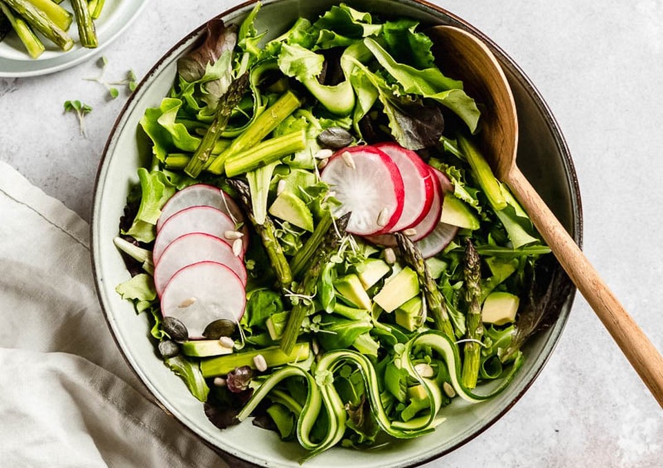 Roasted asparagus & pea salad